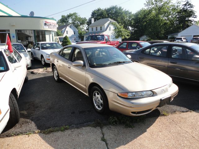 Oldsmobile Alero 2001 photo 2