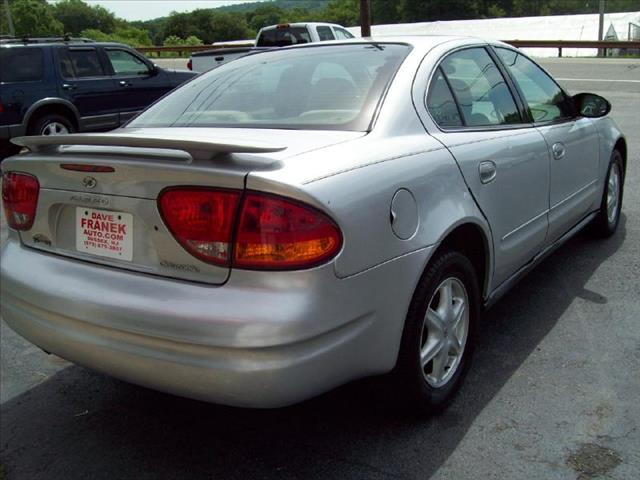 Oldsmobile Alero 2002 photo 3