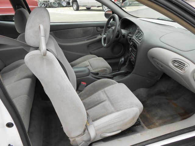 Oldsmobile Alero 4WD 4dr SC Coupe