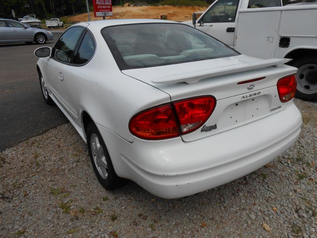 Oldsmobile Alero 2002 photo 2