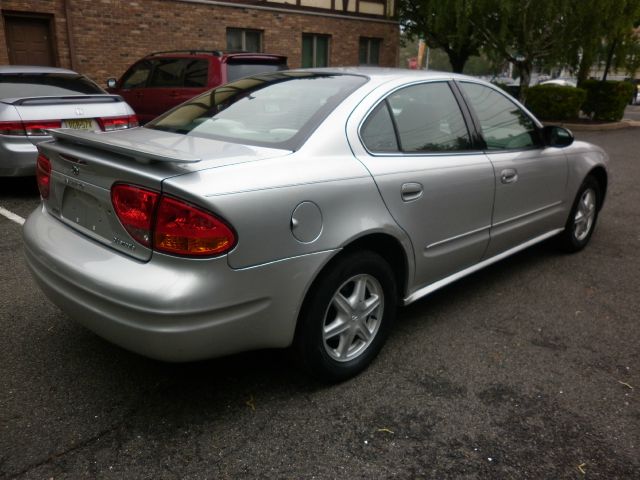 Oldsmobile Alero 2002 photo 8