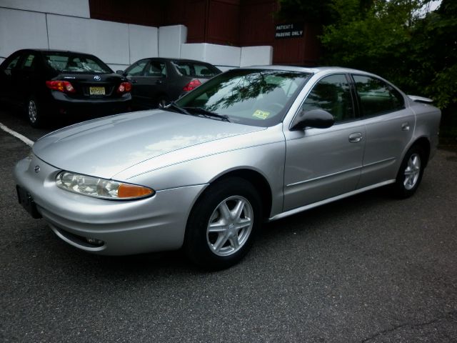 Oldsmobile Alero 2002 photo 9