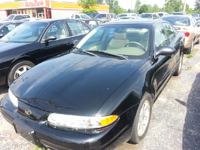 Oldsmobile Alero 2002 photo 2