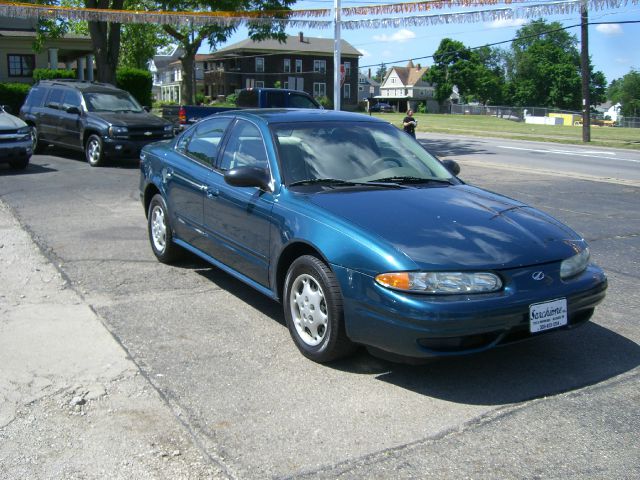 Oldsmobile Alero 2002 photo 1