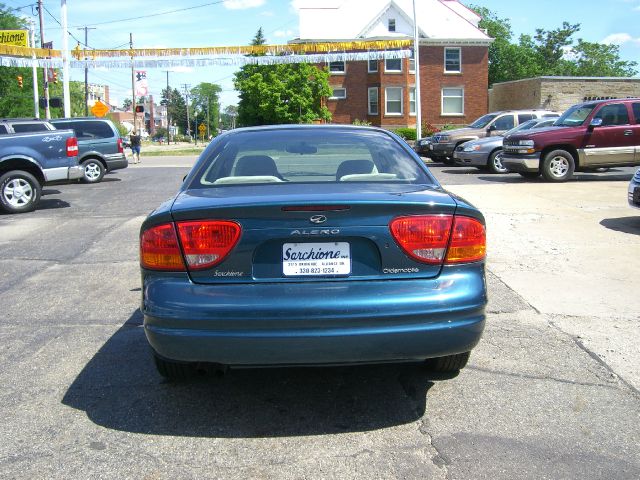 Oldsmobile Alero 2002 photo 2