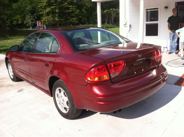 Oldsmobile Alero 2002 photo 2