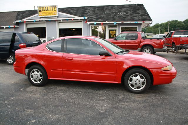 Oldsmobile Alero 2002 photo 2