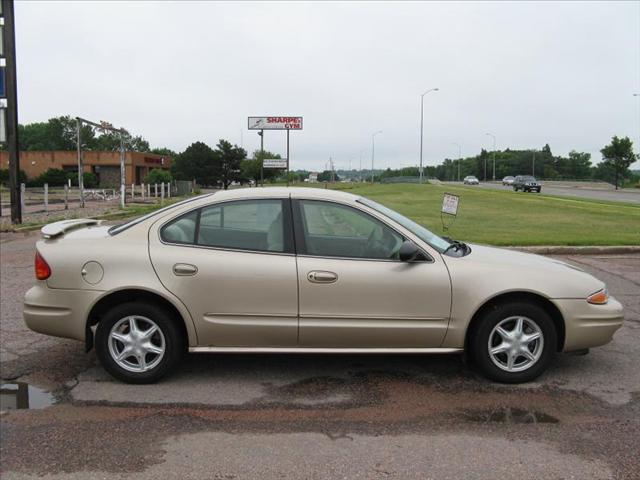 Oldsmobile Alero 2002 photo 1