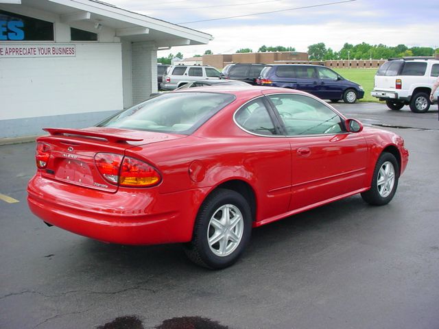 Oldsmobile Alero 2002 photo 3