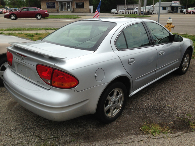 Oldsmobile Alero 2003 photo 2