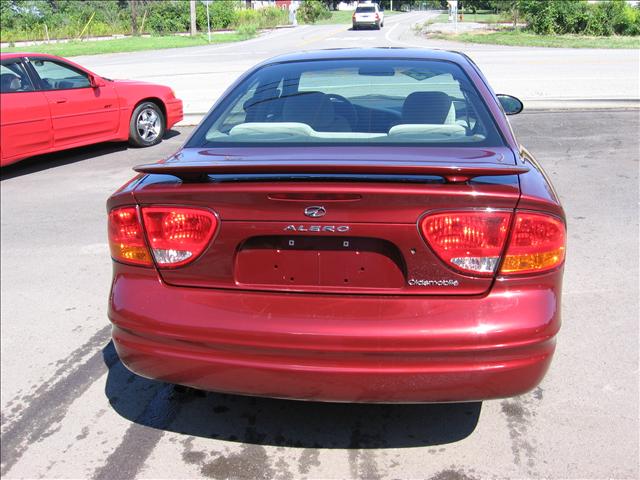 Oldsmobile Alero 2003 photo 2