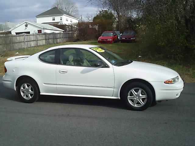 Oldsmobile Alero 2003 photo 2