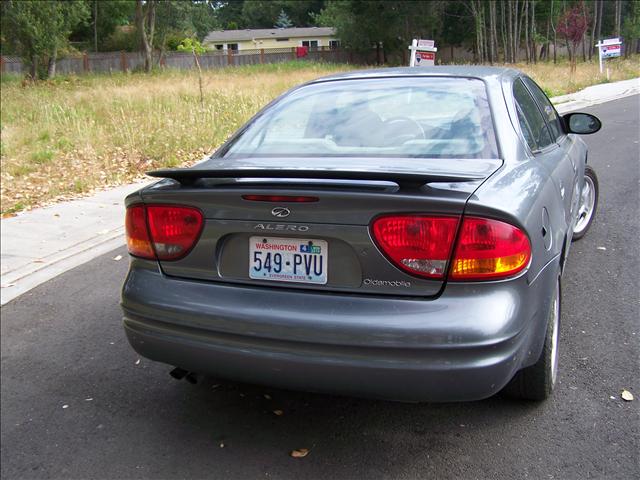 Oldsmobile Alero 2003 photo 2