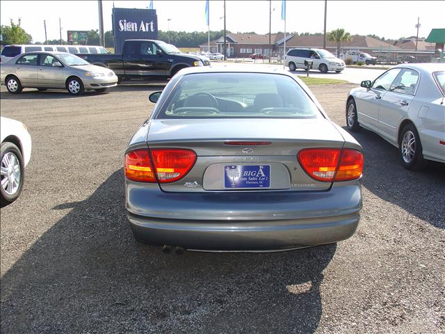 Oldsmobile Alero 2003 photo 2