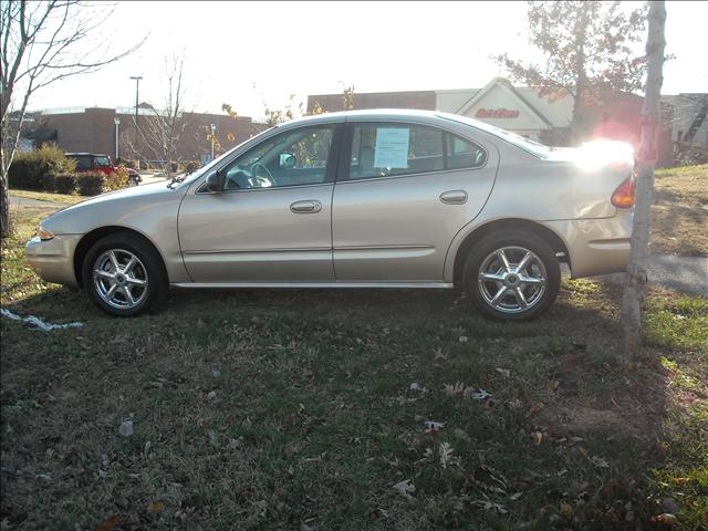 Oldsmobile Alero 2003 photo 1