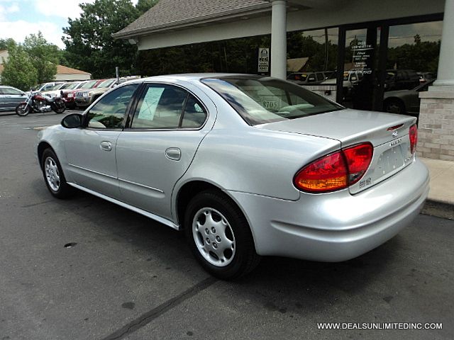 Oldsmobile Alero 2003 photo 12