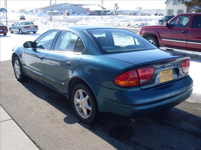 Oldsmobile Alero 2003 photo 2