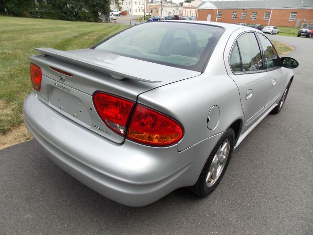 Oldsmobile Alero 2003 photo 2