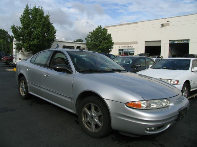 Oldsmobile Alero 2003 photo 2