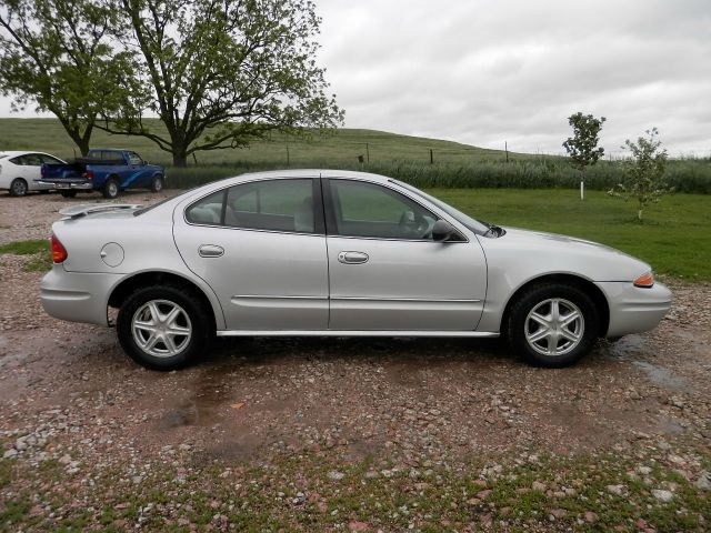 Oldsmobile Alero 2003 photo 11