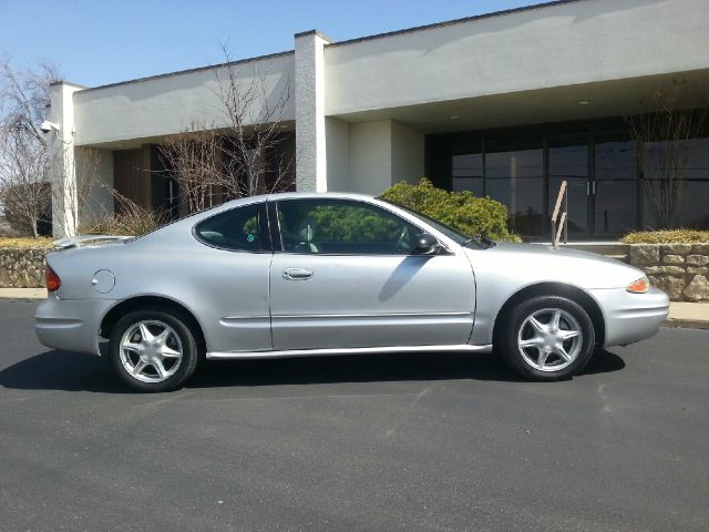 Oldsmobile Alero 2003 photo 1