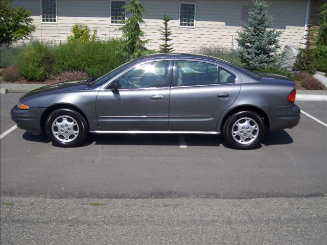 Oldsmobile Alero 2003 photo 2