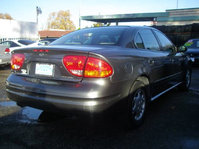 Oldsmobile Alero 2003 photo 4