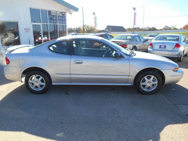 Oldsmobile Alero 2003 photo 1