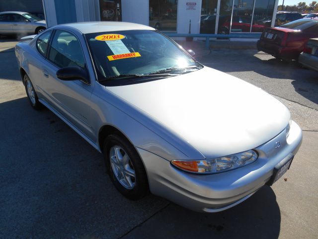 Oldsmobile Alero 2003 photo 2