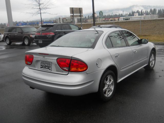 Oldsmobile Alero 2003 photo 2