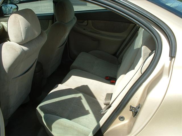 Oldsmobile Alero 2003 photo 2