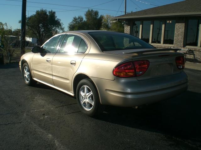 Oldsmobile Alero 2003 photo 1