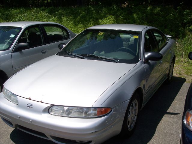 Oldsmobile Alero 2003 photo 2