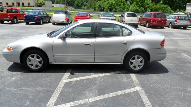 Oldsmobile Alero 2003 photo 2