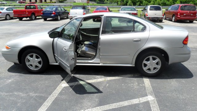 Oldsmobile Alero 2003 photo 4