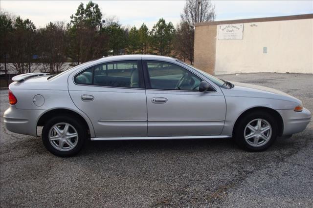 Oldsmobile Alero 2003 photo 1