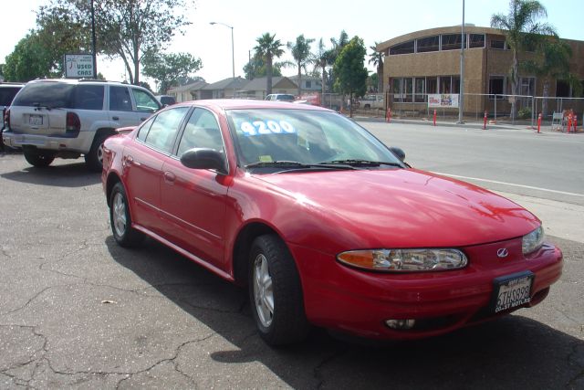 Oldsmobile Alero 2003 photo 2