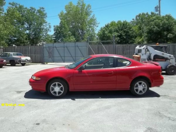 Oldsmobile Alero 2003 photo 3