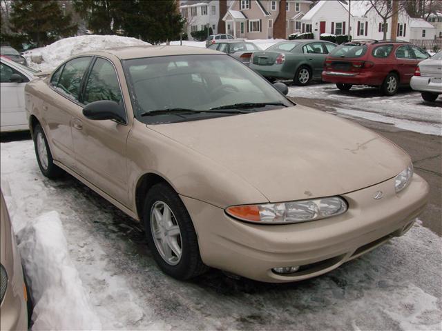 Oldsmobile Alero 2003 photo 2