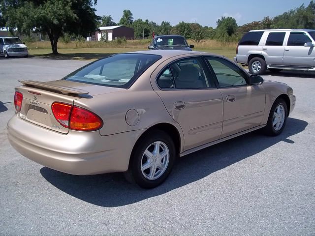 Oldsmobile Alero 2004 photo 1