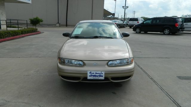 Oldsmobile Alero 2004 photo 3