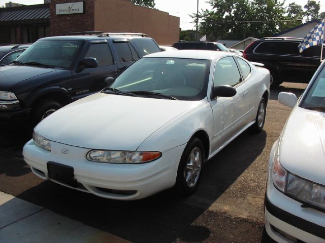 Oldsmobile Alero 2004 photo 2