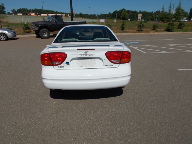 Oldsmobile Alero 2004 photo 3