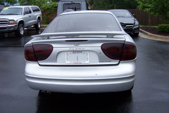 Oldsmobile Alero 2004 photo 1