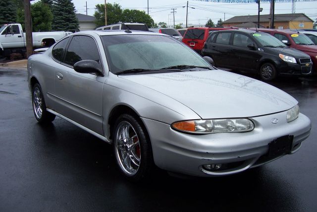 Oldsmobile Alero 2004 photo 2