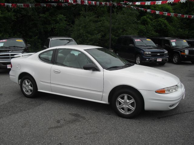 Oldsmobile Alero 2004 photo 1