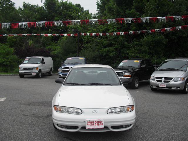 Oldsmobile Alero 2004 photo 3