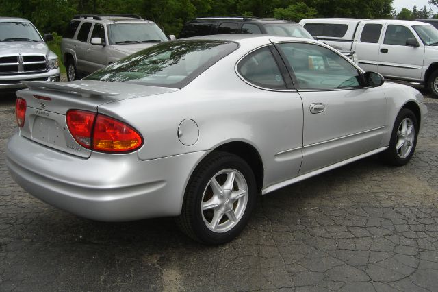 Oldsmobile Alero 2004 photo 1