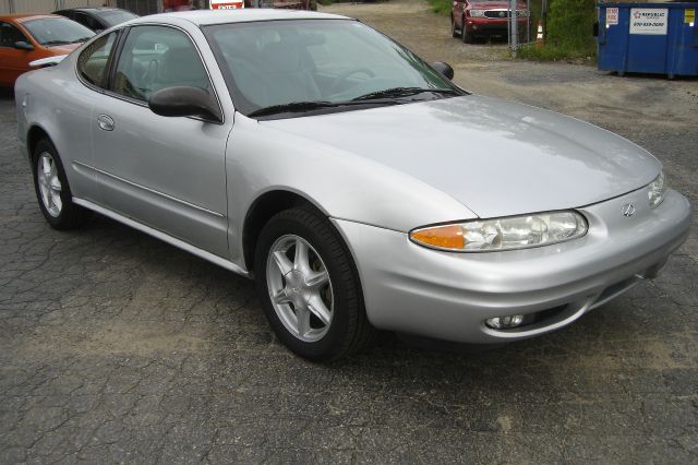 Oldsmobile Alero 2004 photo 2