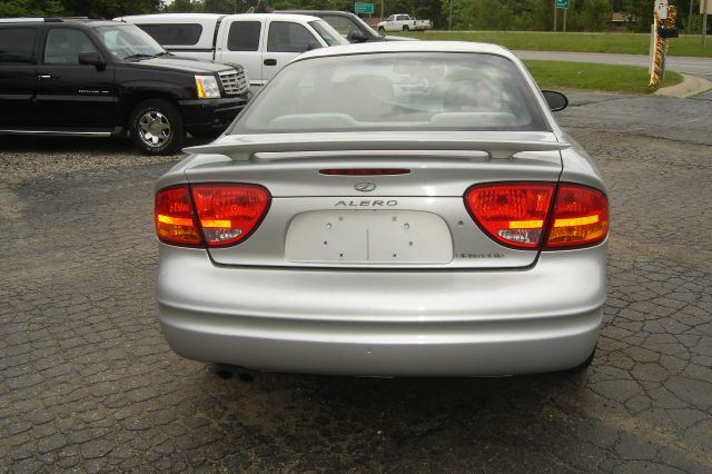 Oldsmobile Alero 2004 photo 3